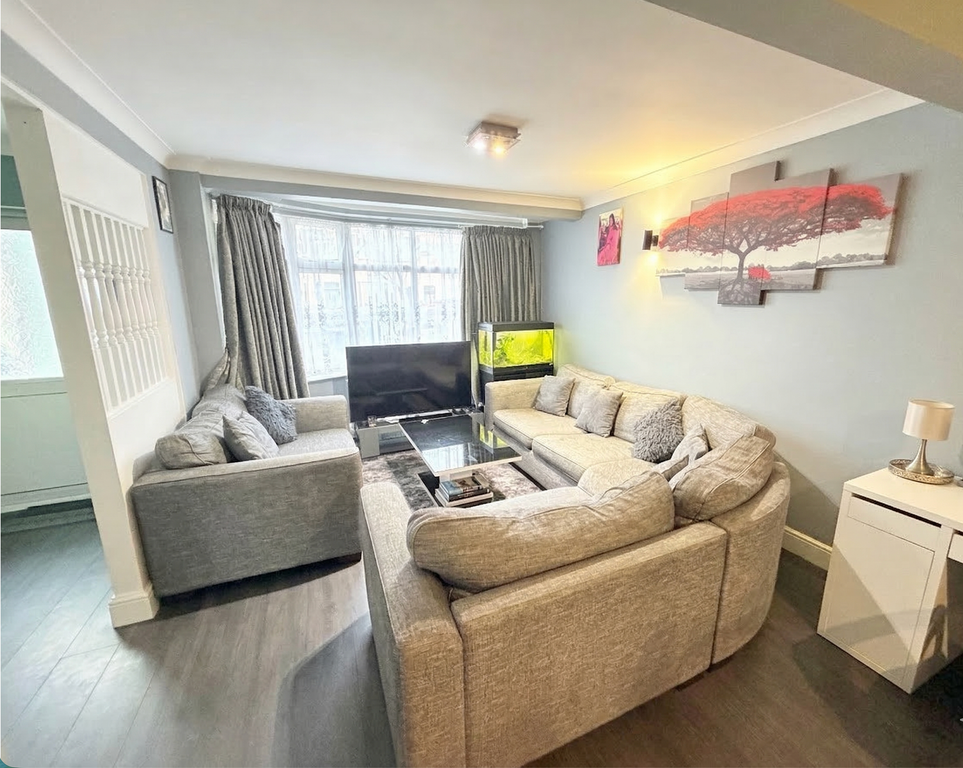 Property photo 2 of 18