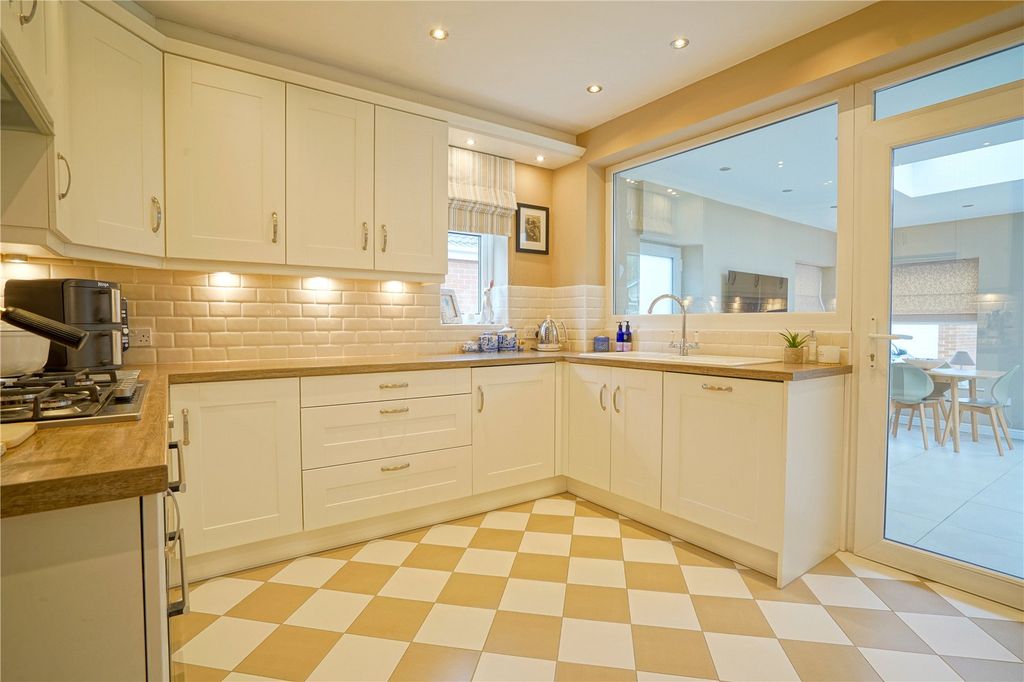 Property photo 3 of 15 Picture No. 07