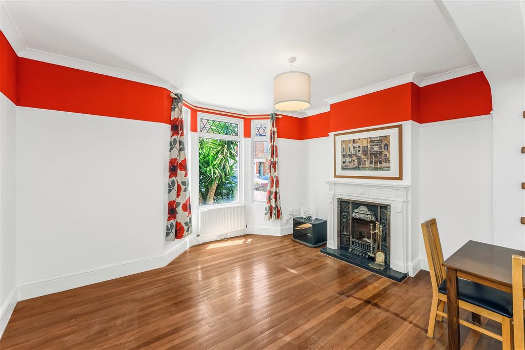 Property photo 2 of 23