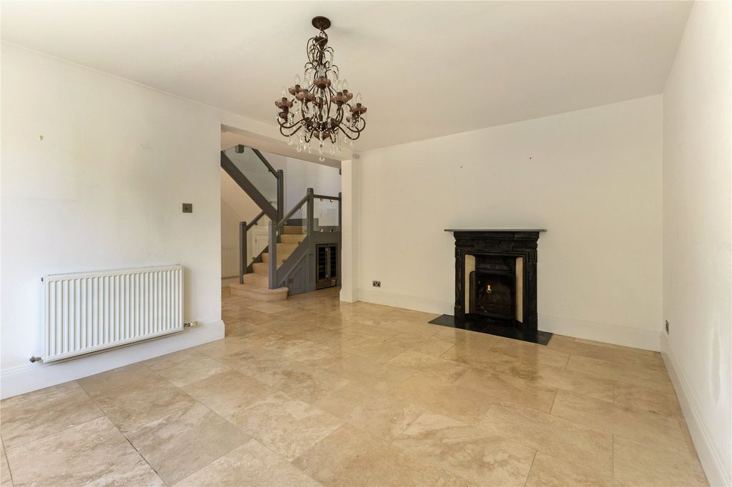 Property photo 3 of 23 Picture No. 19