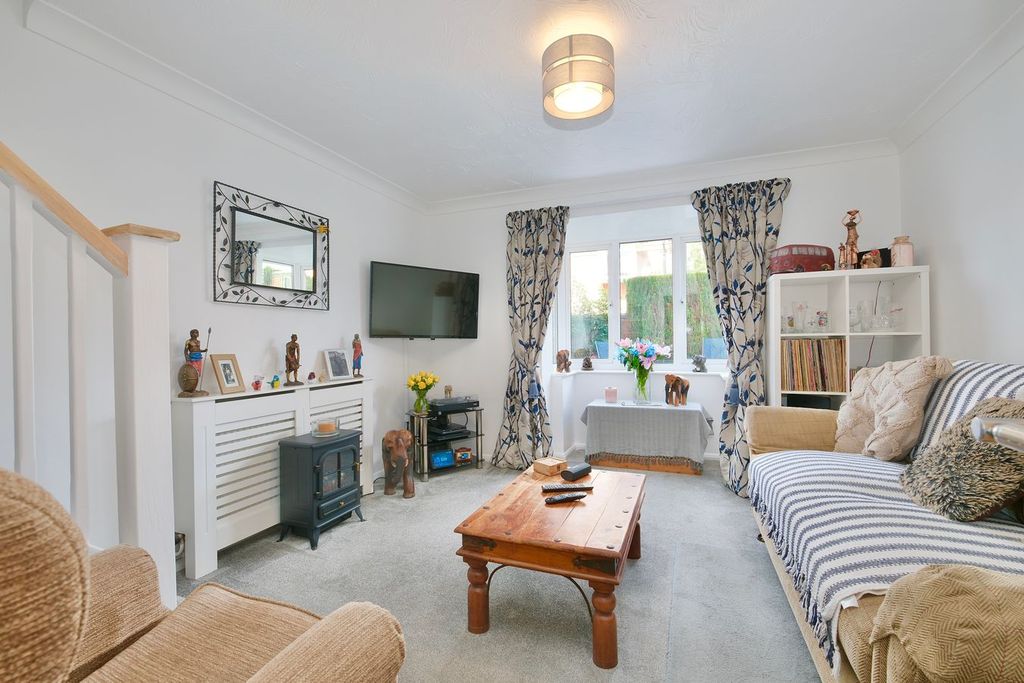 Property photo 2 of 17