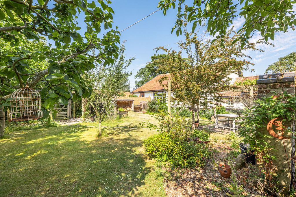 Property photo 2 of 20