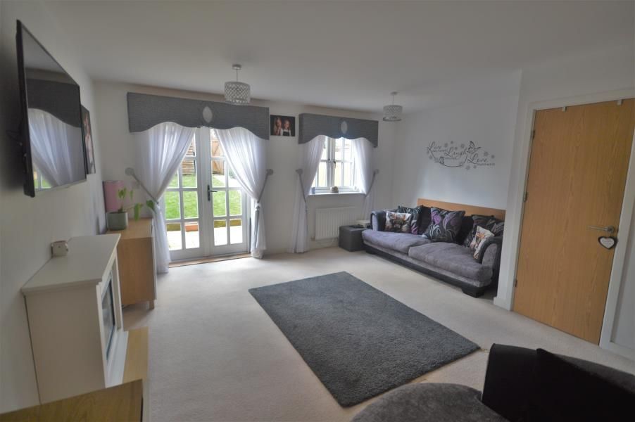 Property photo 3 of 17