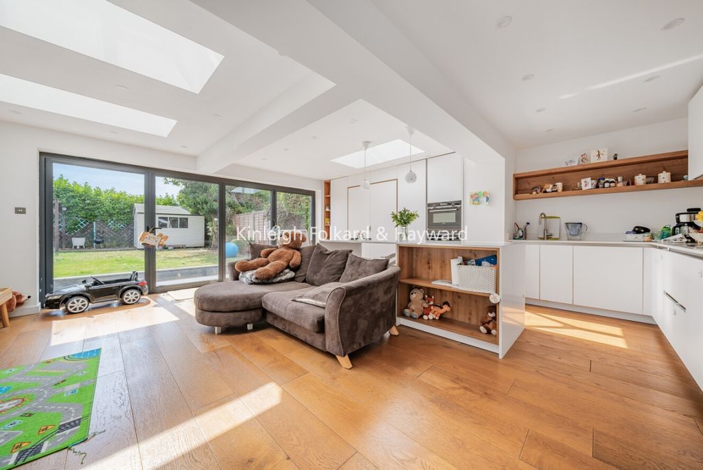 Property photo 1 of 12 20De48F0-073F-4214-A