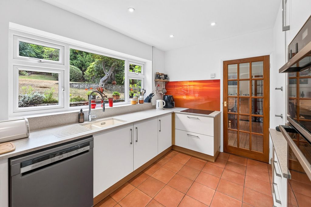 Property photo 2 of 22