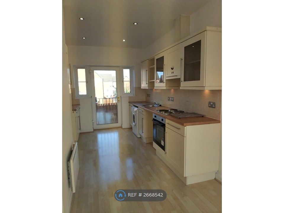 Property photo 3 of 13