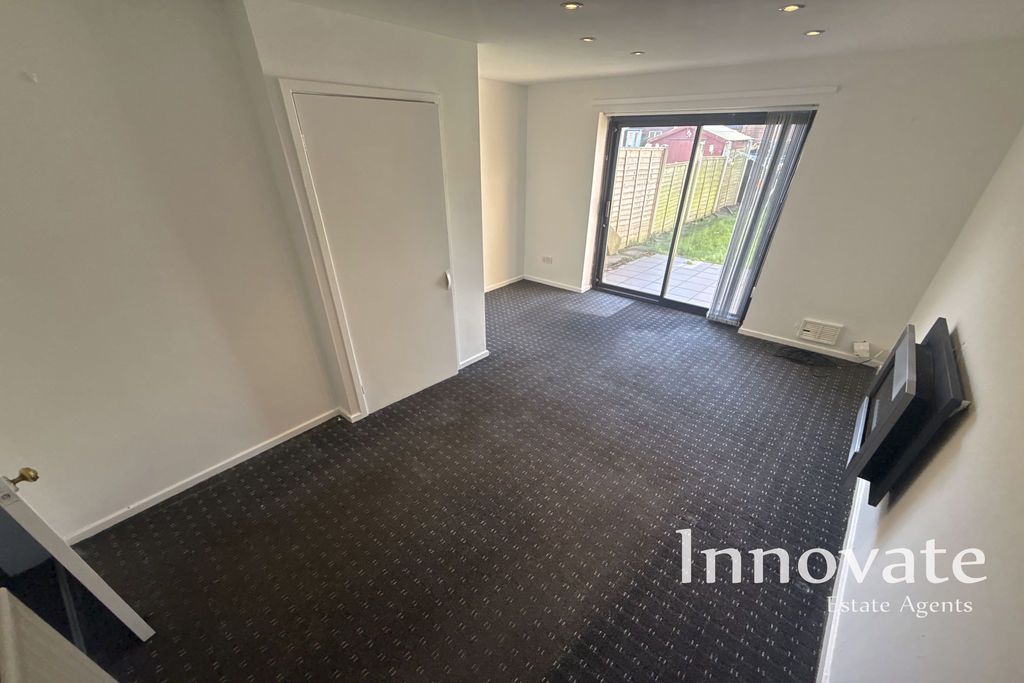 Property photo 2 of 8 Photo 6