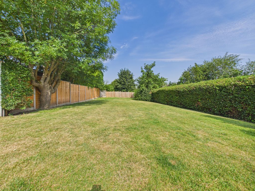 Property photo 2 of 22 Garden
