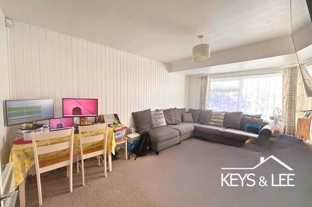 Property photo 2 of 7 4775701