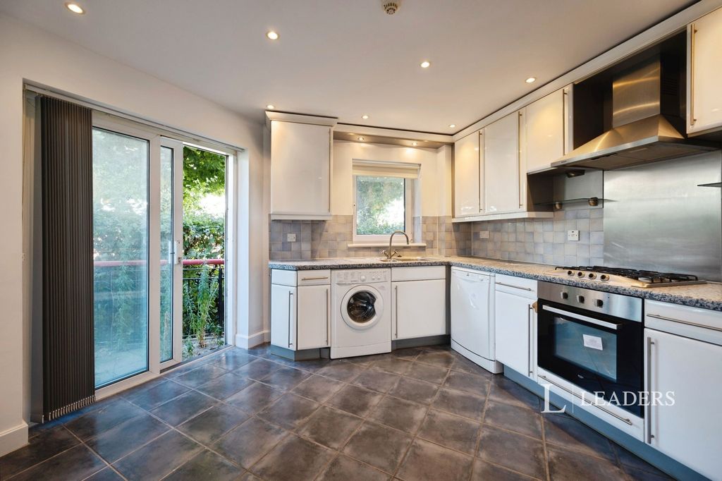 Property photo 3 of 18 Pbox-Img.Jpg