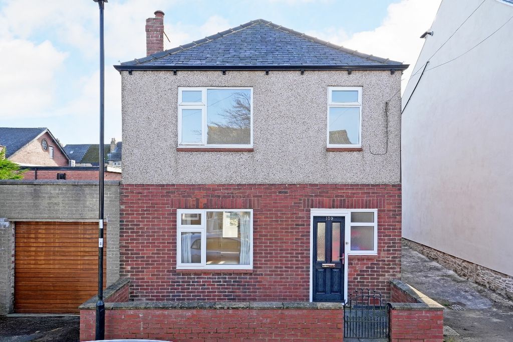 Property photo 1 of 33