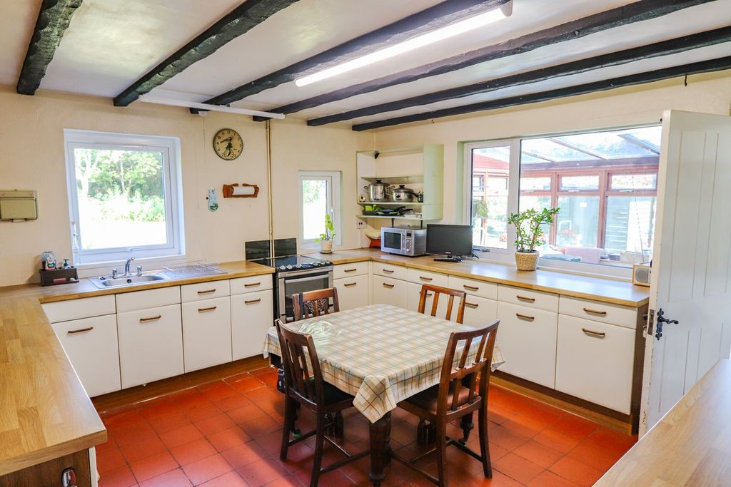 Property photo 2 of 23