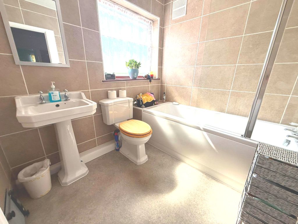 Property photo 3 of 21