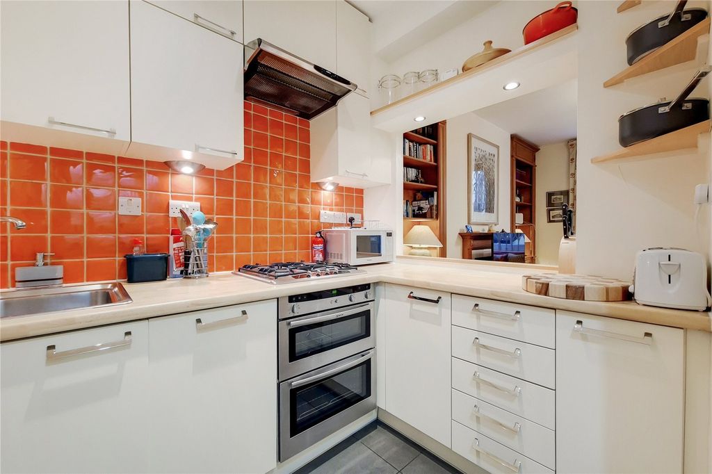 Property photo 3 of 11