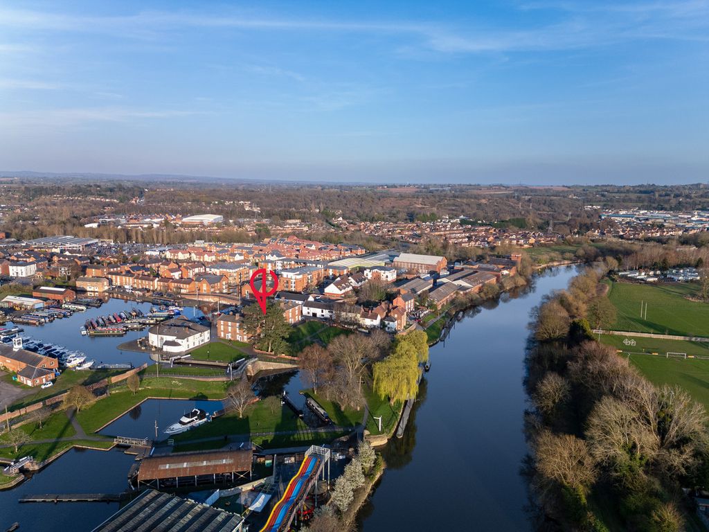 Property photo 2 of 39