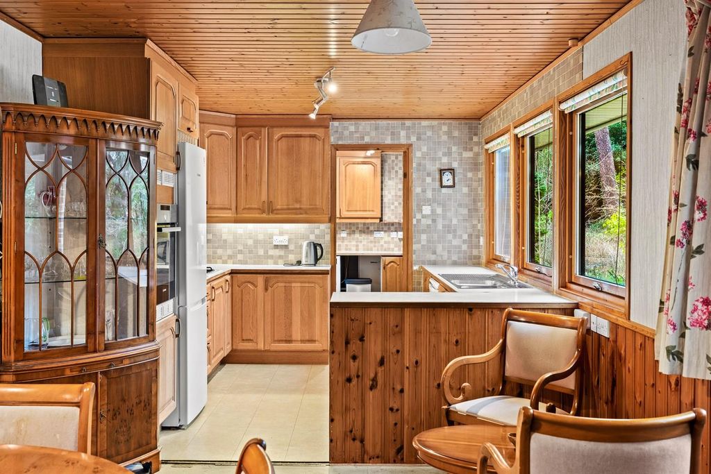 Property photo 3 of 13 Kitchen