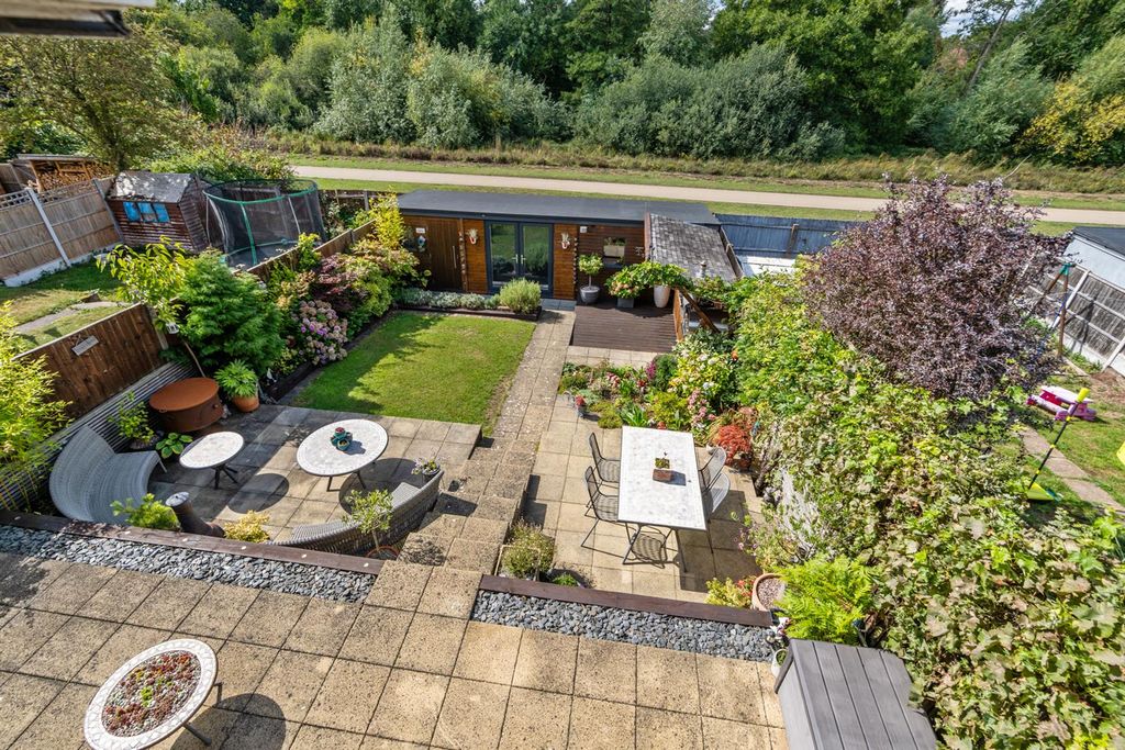 Property photo 2 of 24 60 Eden Road_22.Jpg