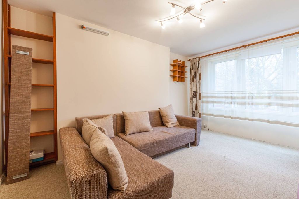 Property photo 1 of 4