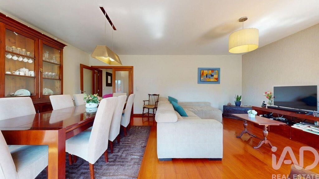 Property photo 1 of 40