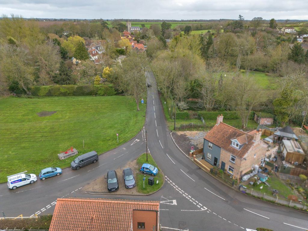 Property photo 3 of 31