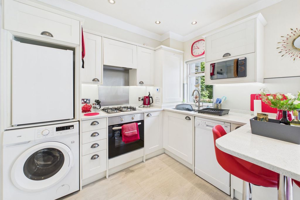 Property photo 2 of 12 Kitchen