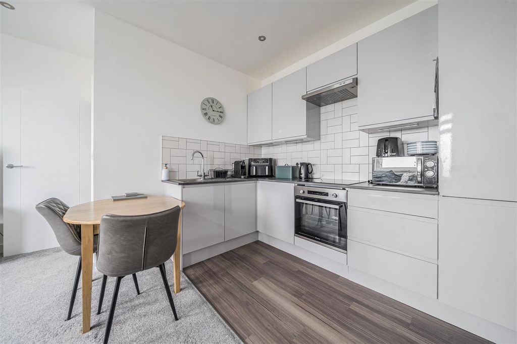 Property photo 2 of 28 1362525-16-68Dfb2A617Dac.Jpg