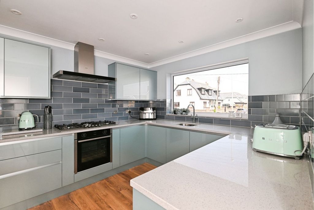 Property photo 1 of 20 Kitchen