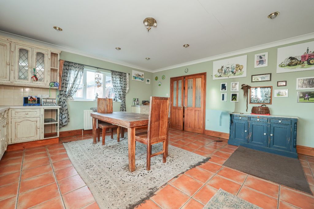 Property photo 2 of 36 4853451