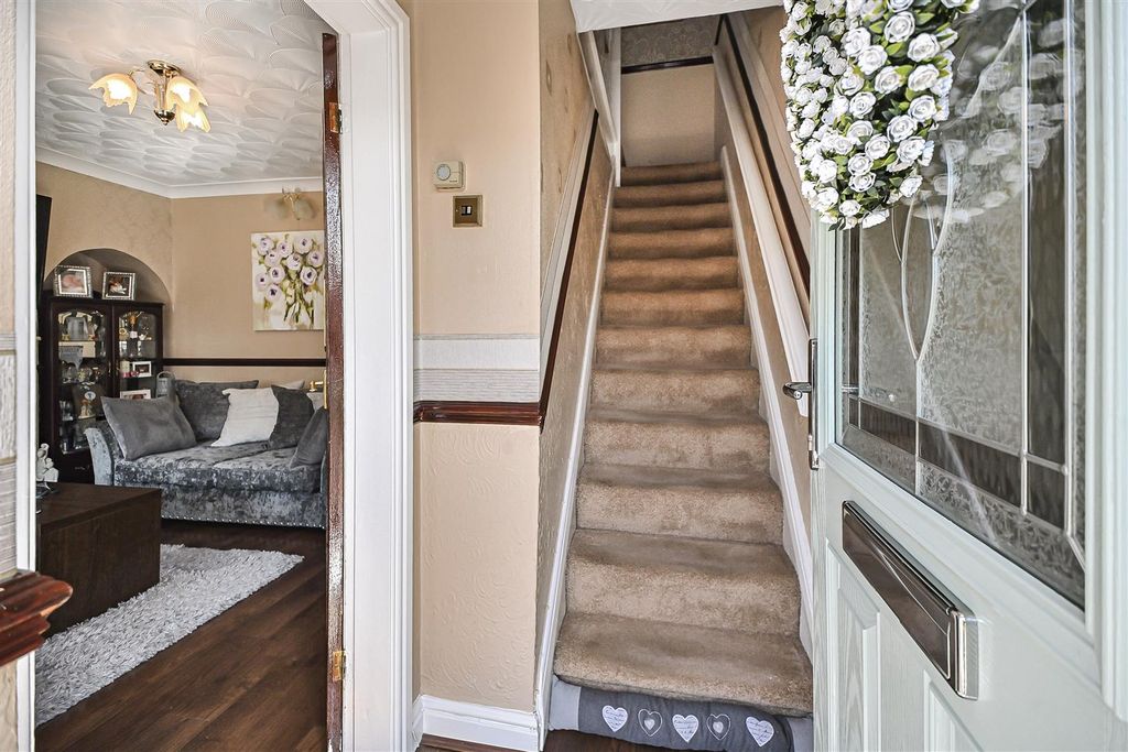 Property photo 2 of 25 36 Lowood Street Entrance.Jpg