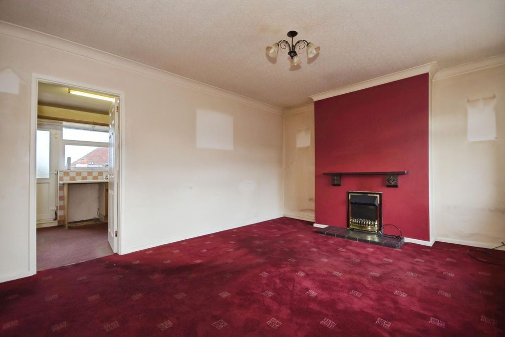 Property photo 3 of 12 Lounge 02.Jpg