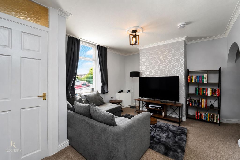 Property photo 2 of 19