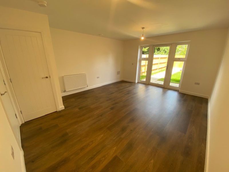 Property photo 3 of 12 Photo 7
