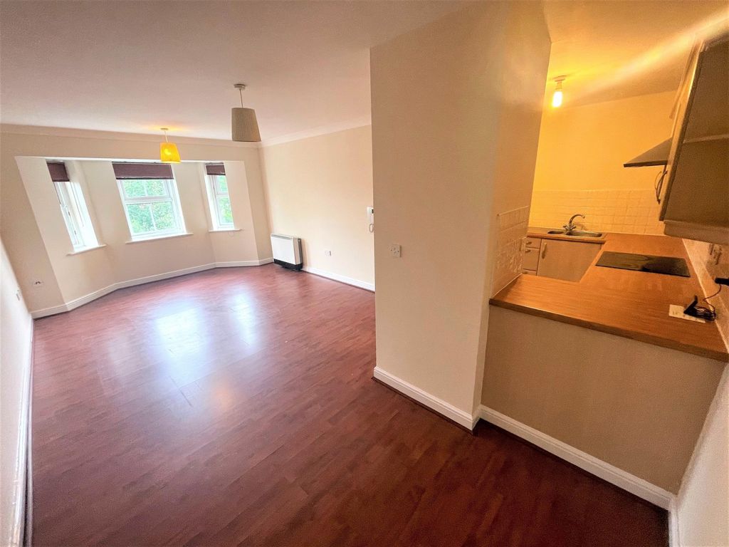 Property photo 2 of 7 Lounge Dinning