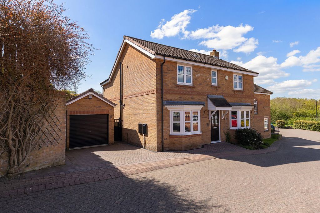 Property photo 1 of 29