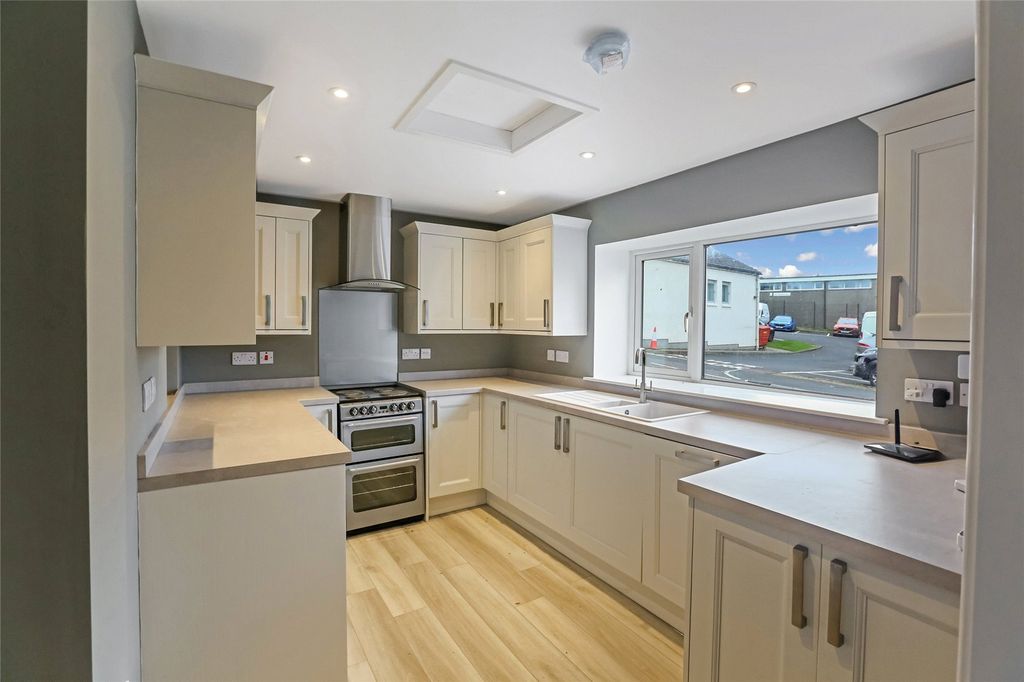 Property photo 3 of 16 Kitchen