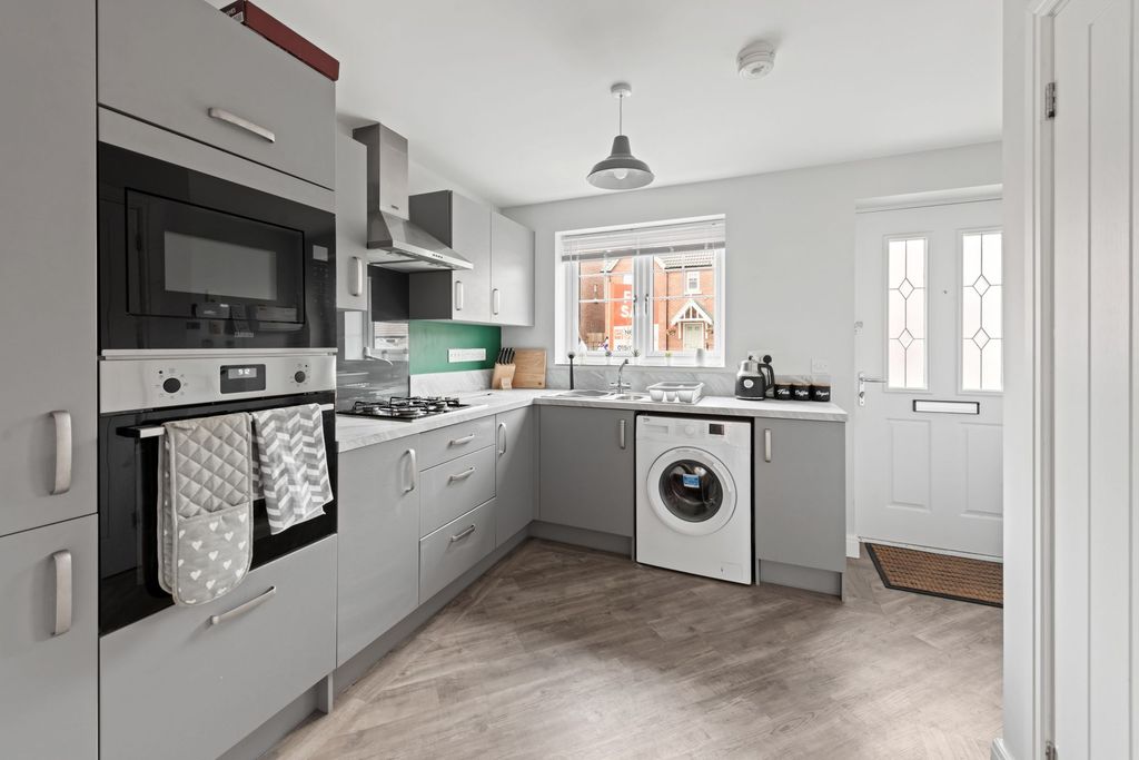 Property photo 2 of 22