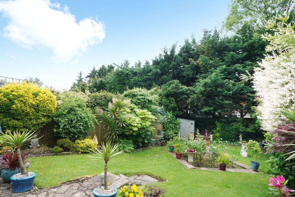 Property photo 2 of 10 Picture No. 12