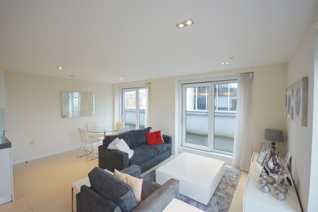 Property photo 3 of 16 Reception