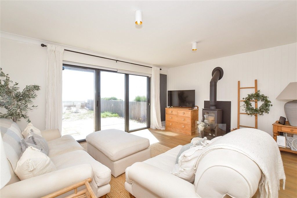 Property photo 2 of 13 Lounge