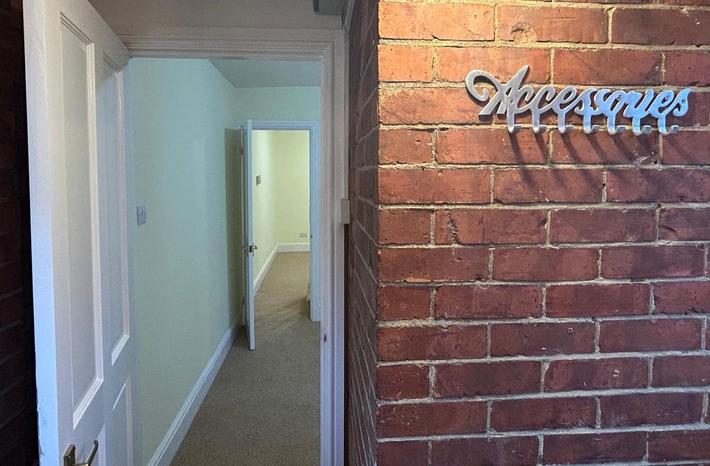 Property photo 2 of 20 Img-20251104-Wa0050