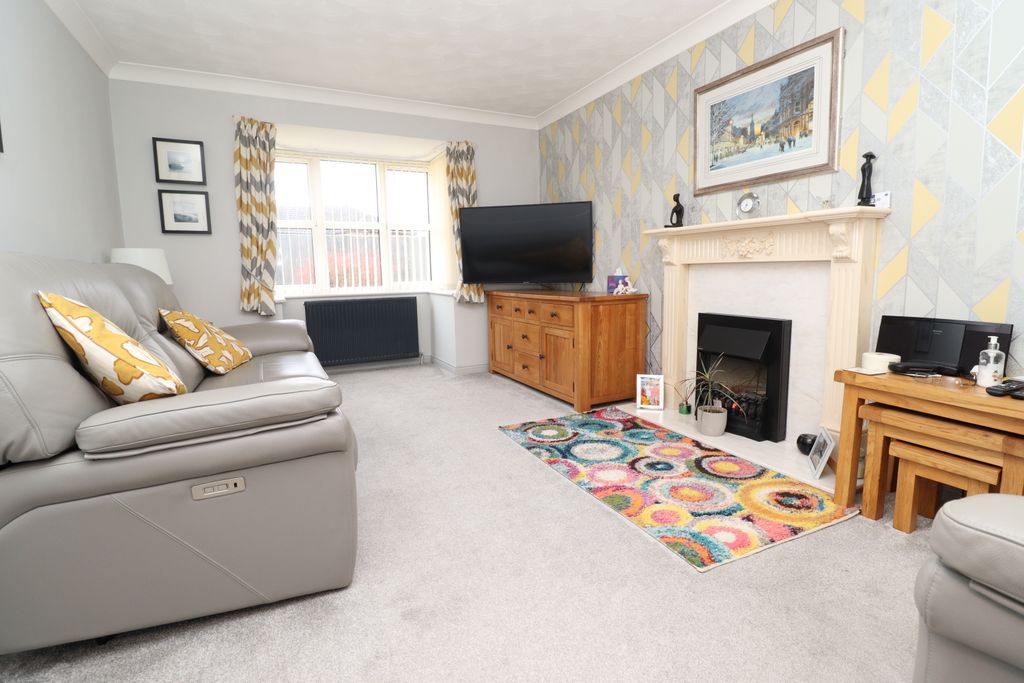 Property photo 3 of 14 Img_8012