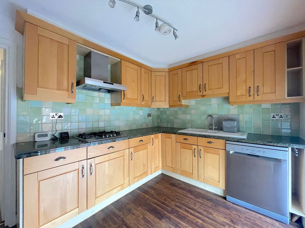 Property photo 2 of 30 Kitchen (1)