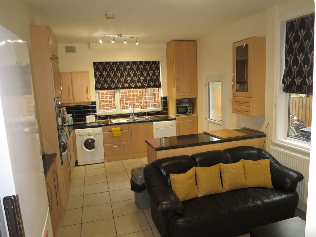 Property photo 1 of 22 Bright And Well-Organized Kitchen With Modern Cabi...