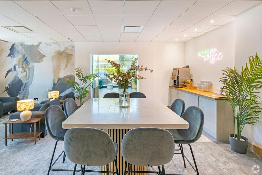 Property photo 2 of 9 Element - Business Lounge 1.Jpg