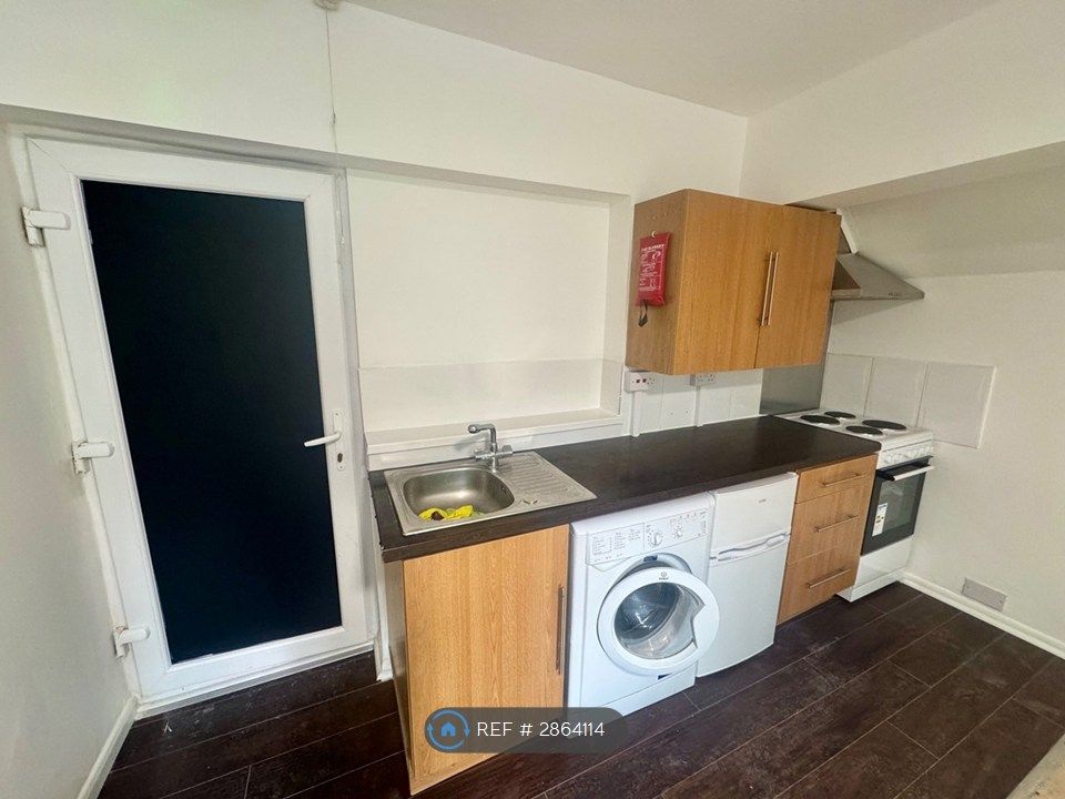 Property photo 1 of 2