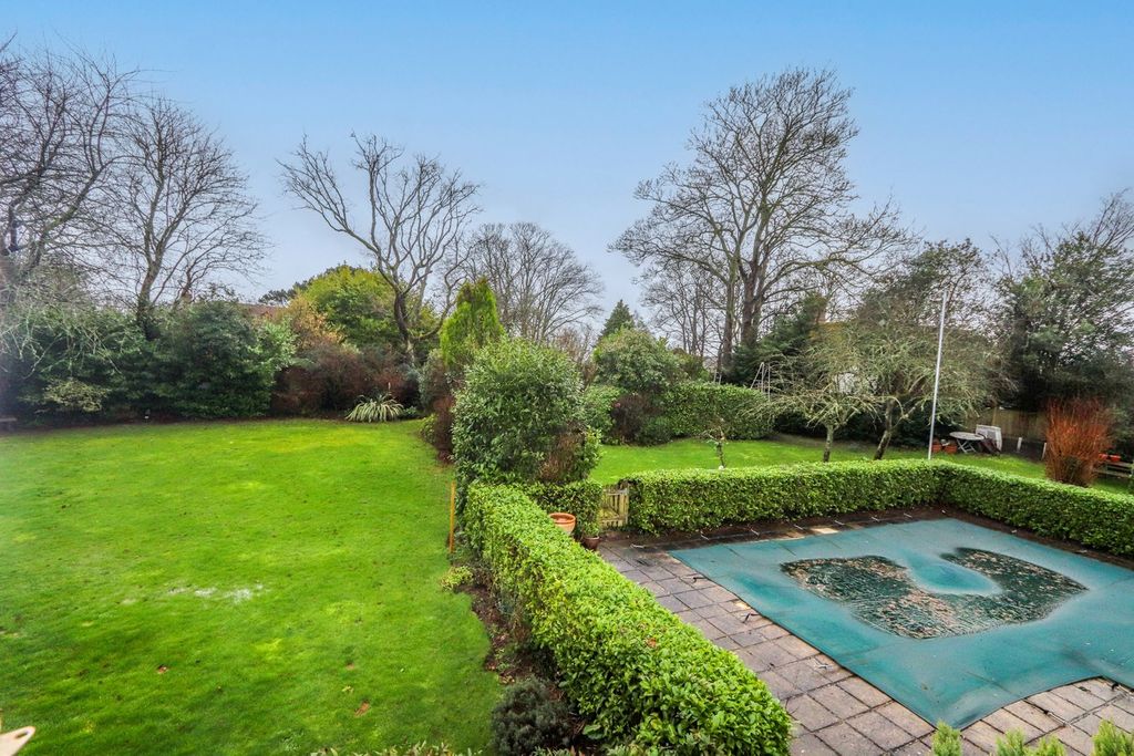 Property photo 2 of 26