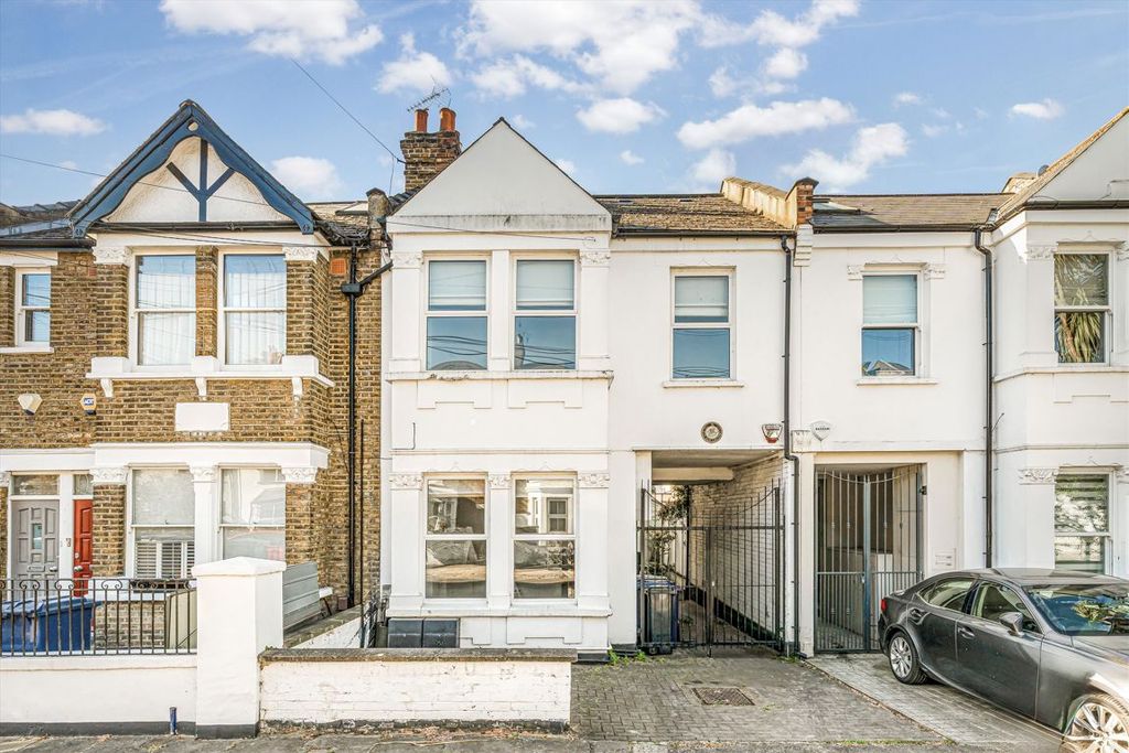 Property photo 1 of 6