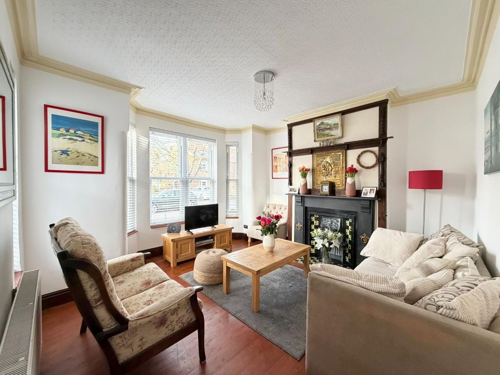 Property photo 3 of 25