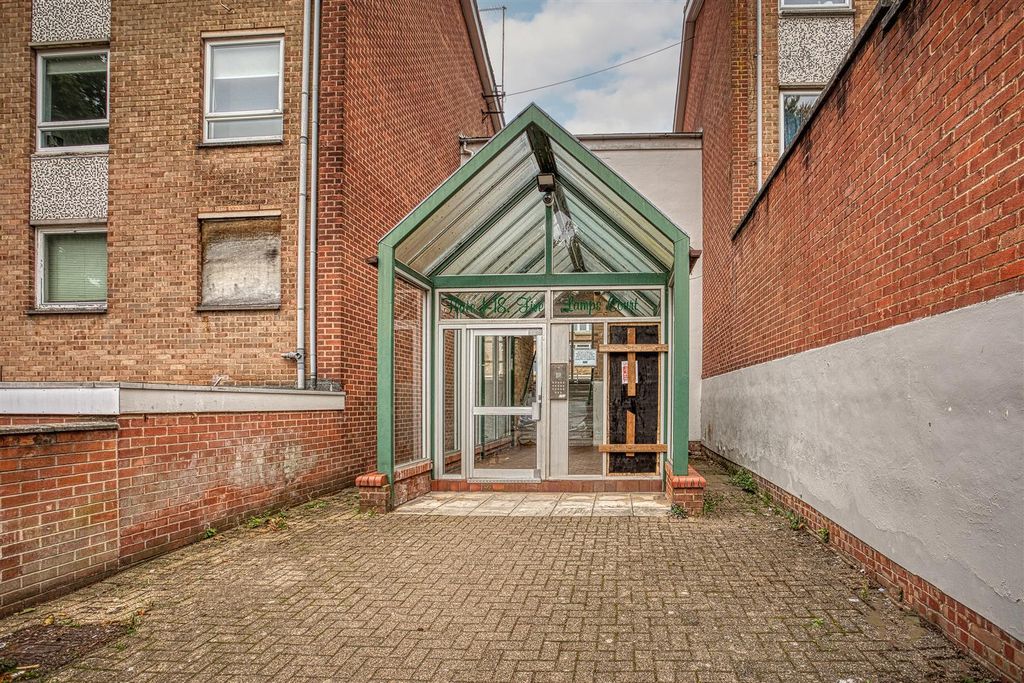 Property photo 1 of 4