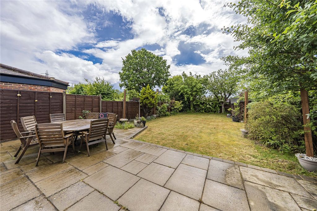 Property photo 2 of 17 Garden